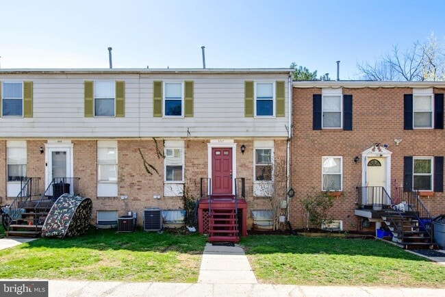 Building Photo - 557 W Diamond Ave Rental