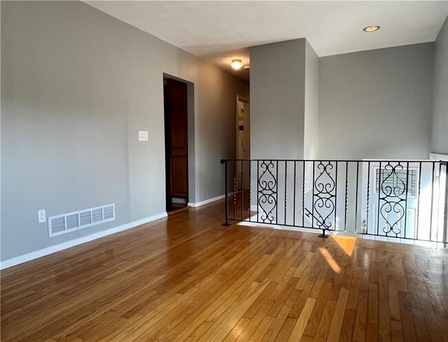 Photo - 35 Namquid Dr