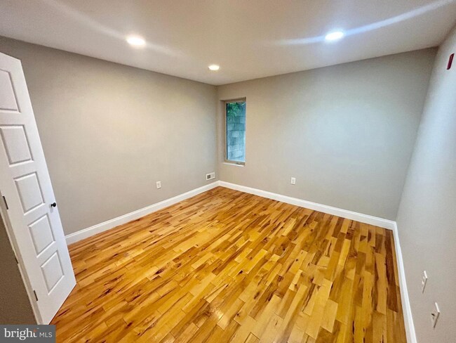 Photo - 439 Wiota St Unit A