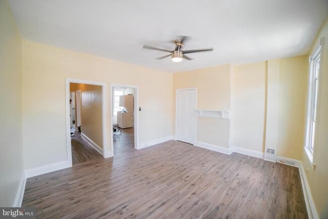 2427 E Allegheny Ave Unidad 2