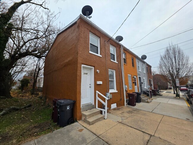 Photo - 2208 Lamotte St