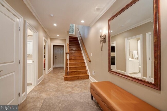 Building Photo - 712 Bracey Ln