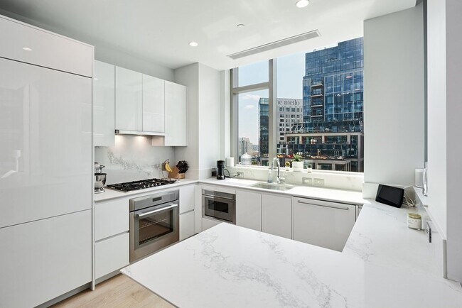 Photo - 133 Seaport Blvd Unit 1703