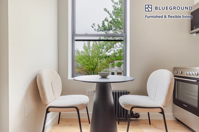 Photo - 511 9th St Unidad FL3-ID1850