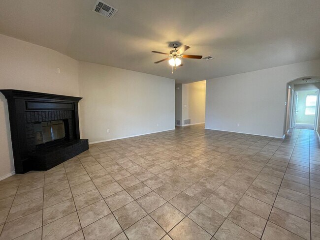 Photo - 4-Bedroom House for Rent in Killeen, TX