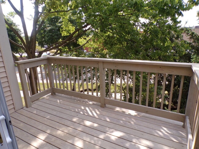 Photo - 1053 Woodhill Ct