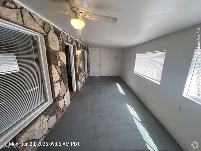 Building Photo - 10 E Bonanza Rd Rental
