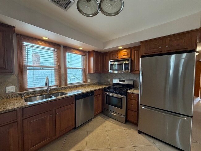 Photo - 35-37 John St Unit 3