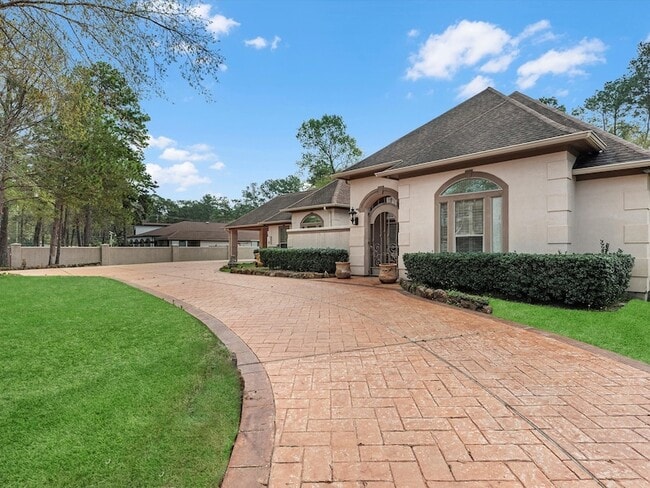 Photo - 19652 Riverwalk Dr