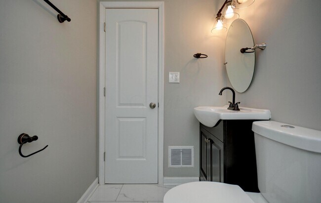 Photo - 1375 S Ohio Ave