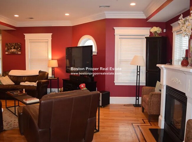 Photo - 95 W 7th St Unit 3