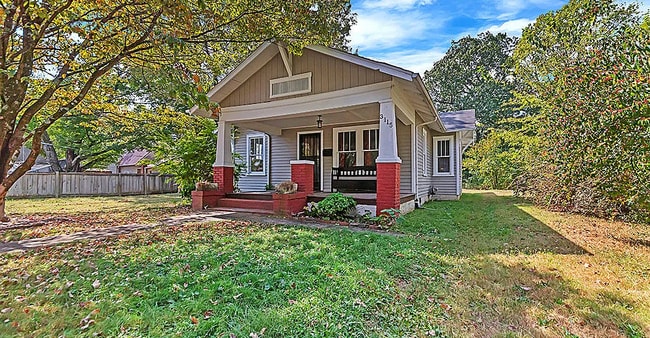 Photo - 3115 Pacific St