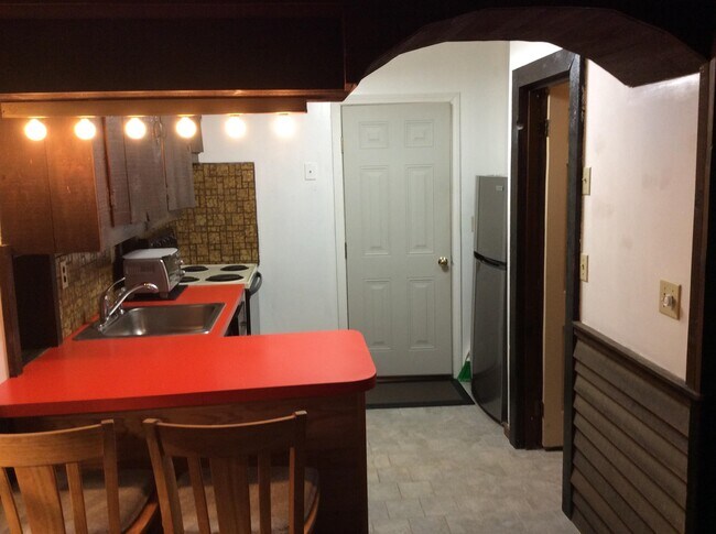 Photo - 195 Rockingham Rd Unit 1