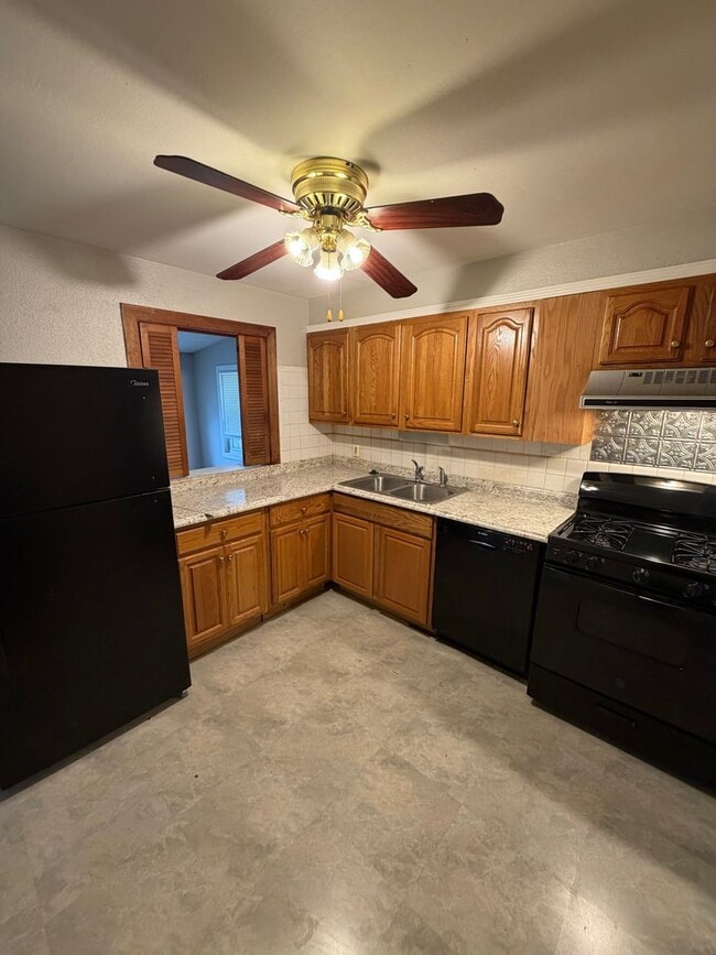 Photo - Charming & Comfortable Home in North County St. Louis