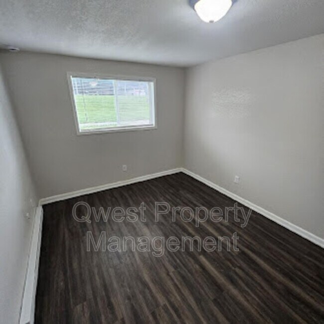 409 E Woodlawn Ave Unit 4