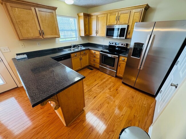 Photo - 3-BED, 2-BATH SINGLE FAMILY HOME WALKING DISTANCE TO CUMBERLAND!