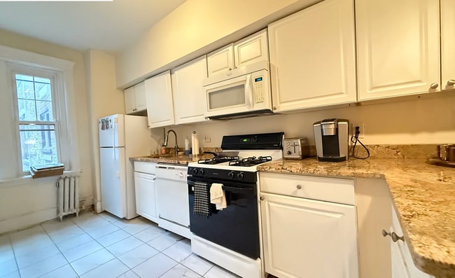 Building Photo - 1868 Commonwealth Ave Unit 5Q