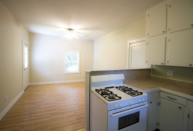 Photo - 133 Country Club Cir Unit B