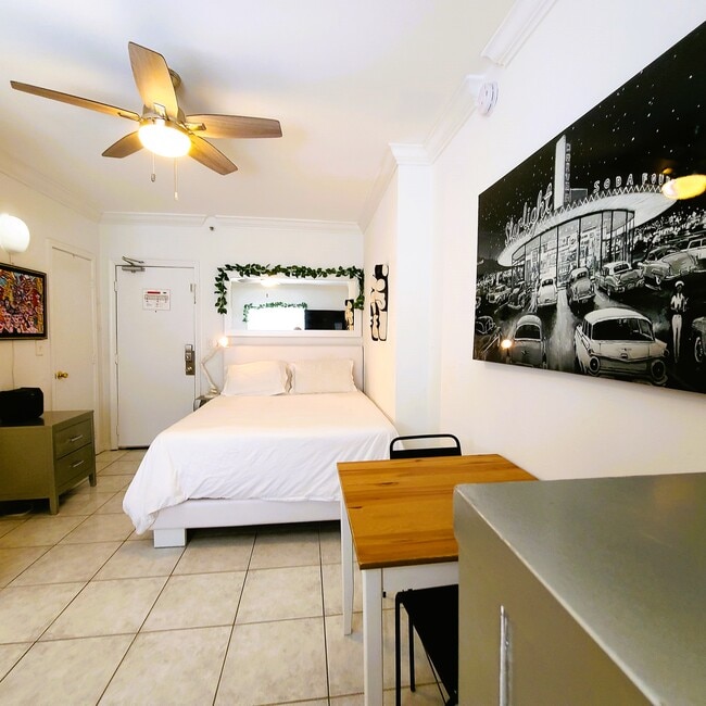 VIEW TO ENTRANCE - 335 Ocean Dr Unit 337