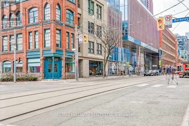 Photo - 318 King St E Unité 907