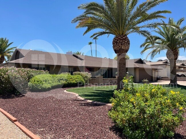 Photo - 2439 E Mercer Ln House