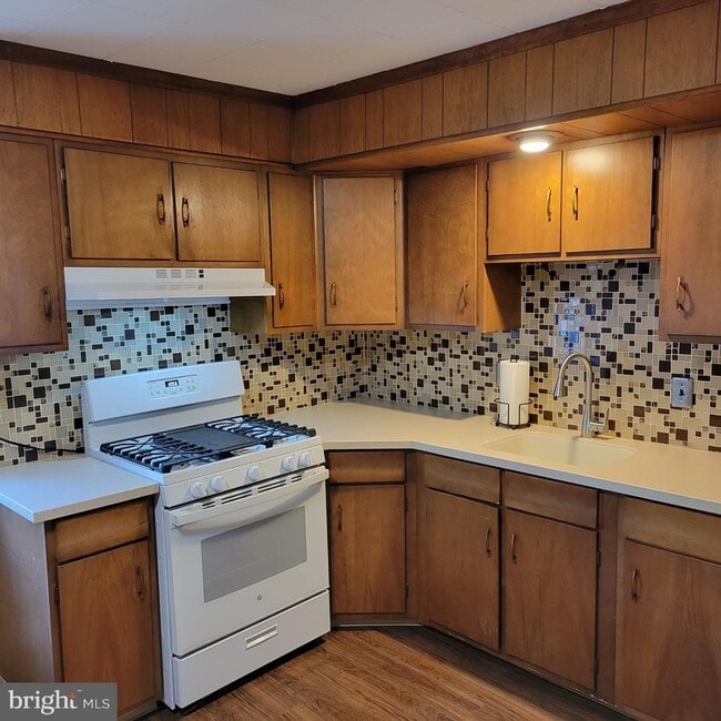 Photo - 23 N York Rd Unit 21