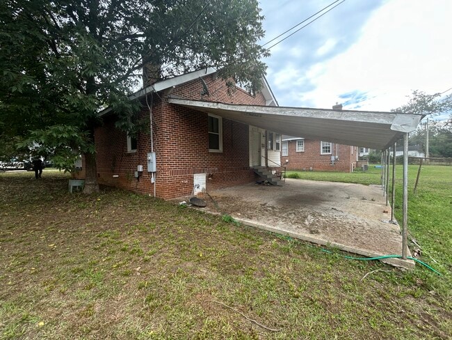 Photo - 106 4th St