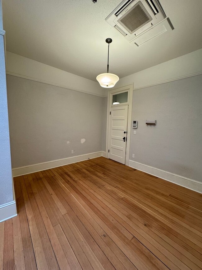 Photo - Beautiful 1 bed/1 bath apartment with tons of charm!