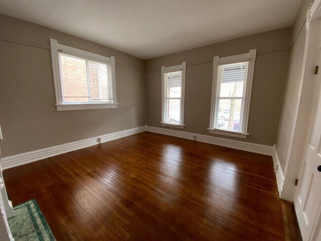 Photo - 1445 Worthington St Unit B
