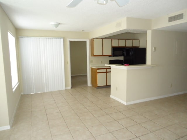 Building Photo - 1st Floor 2br/2ba Metrowest Condo with Cer...