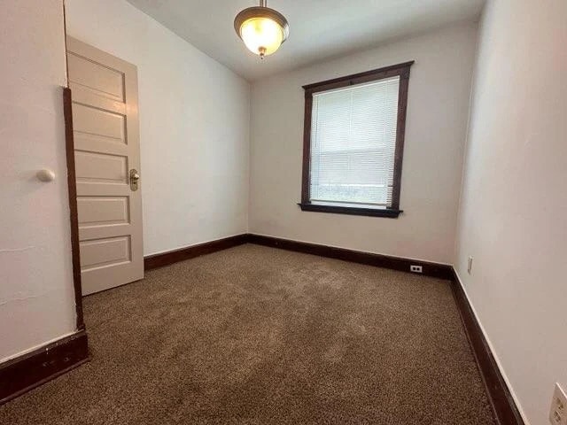 Photo - 3550 Woodburn Ave