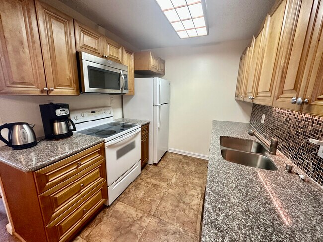 Photo - 4032 Swansea Crescent Unit 4032