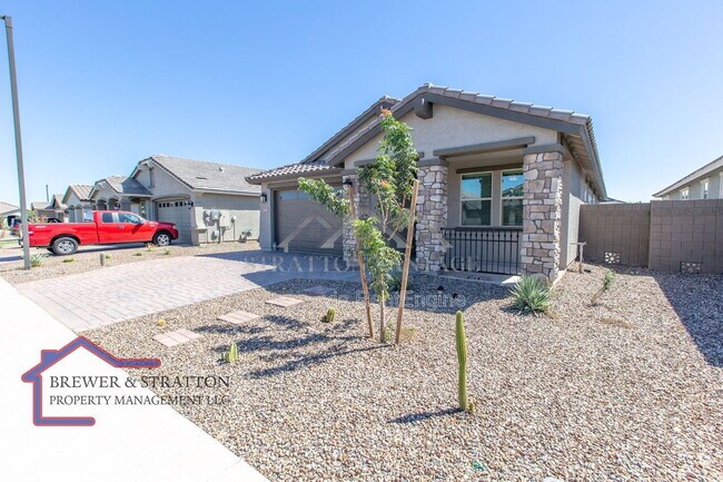 Photo - 15243 W Latham St