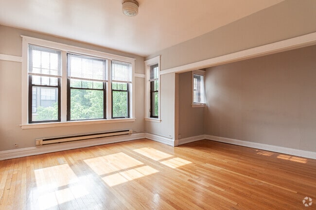 Building Photo - 717 W Barry Ave Unit B3 Rental