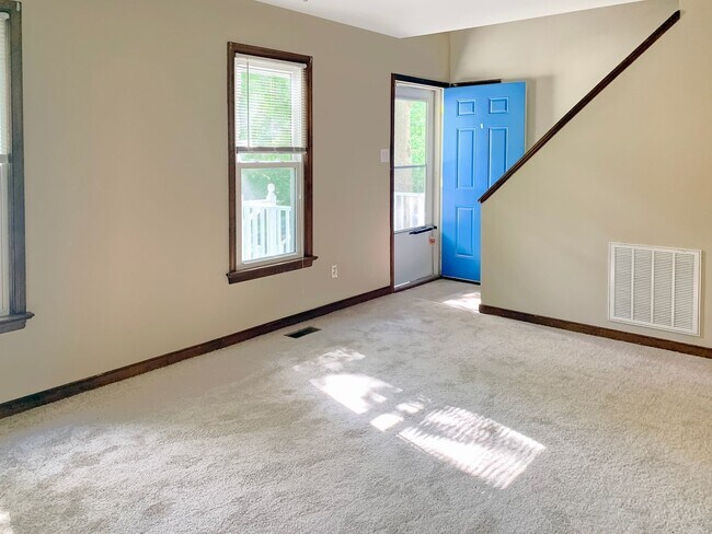 Photo - Beautiful 4 Bedroom, 2 Bathroom Cape in Ch...