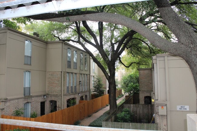 Building Photo - 4637 Wild Indigo St Unit 493 Rental