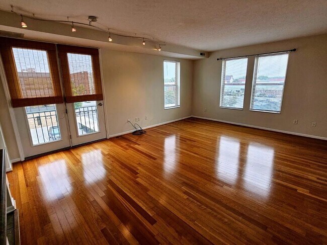 Photo - 120 E Mound St Unit 2