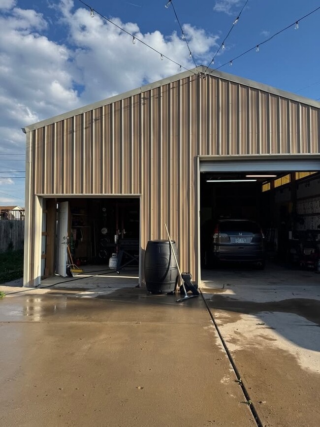 Photo - 1460 Marigold Dr