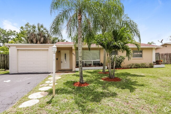Building Photo - 831 NW 43rd Ave Rental