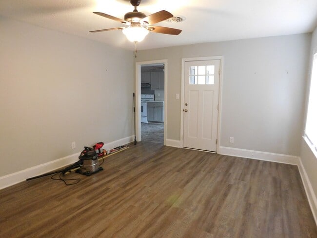 Photo - 418 Church Rd