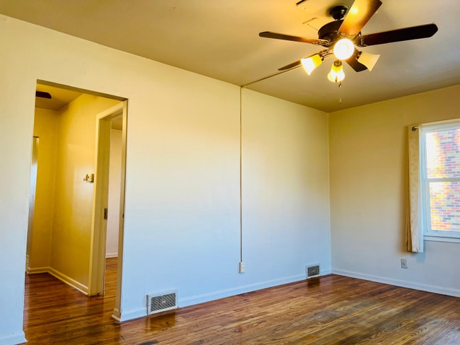 Photo - 2120 23rd St