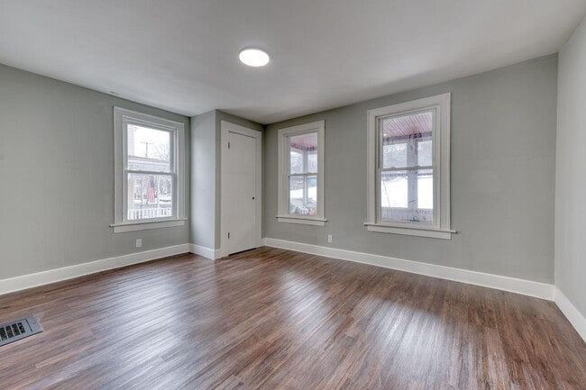 Photo - 68 Lewis Ave