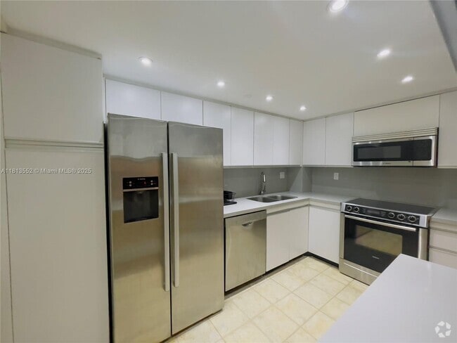 Building Photo - 2000 Towerside Terrace Unit 309 Rental
