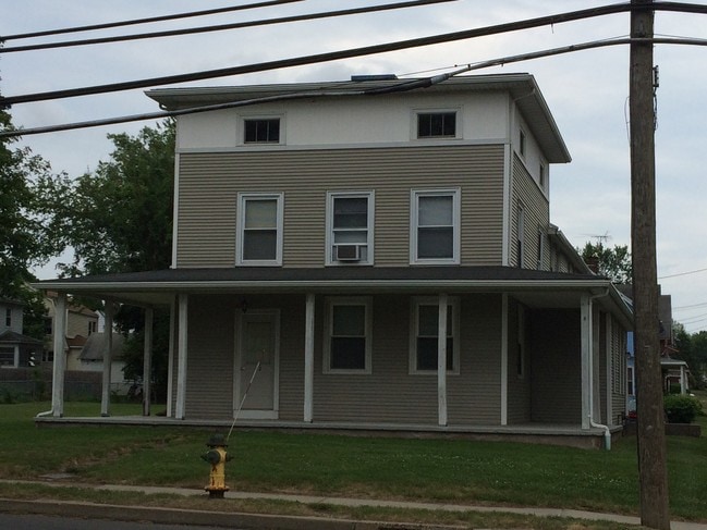 4 Family Private Home - 42 Silver St Unit 1