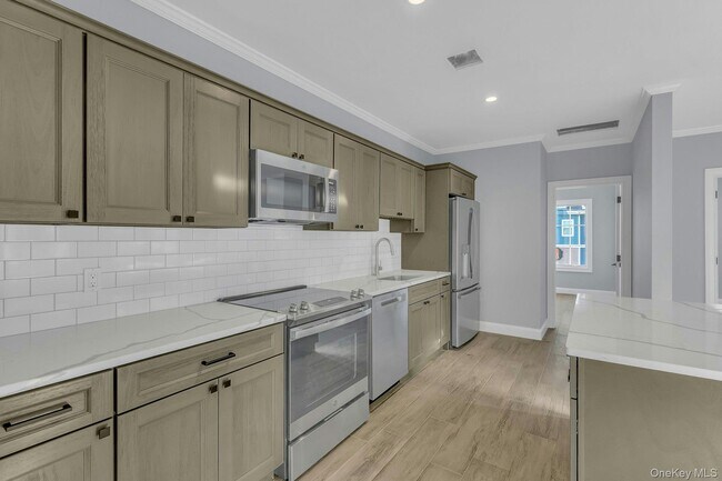 Photo - 156 W Broadway Unit 3