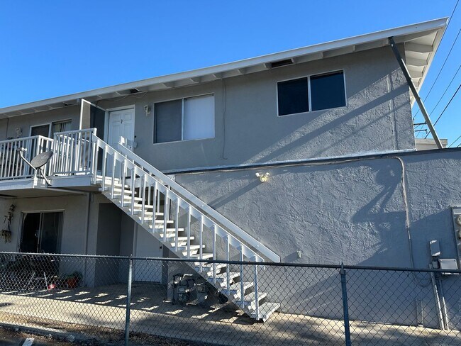 Photo - Vine st Unidad D