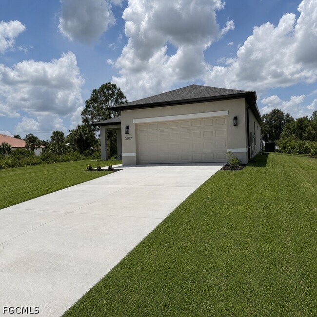 Photo - 3607 62nd St W