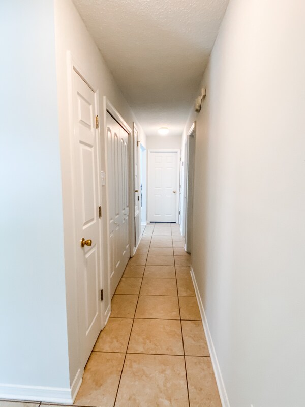 Photo - 405 Belle Chase Ct S