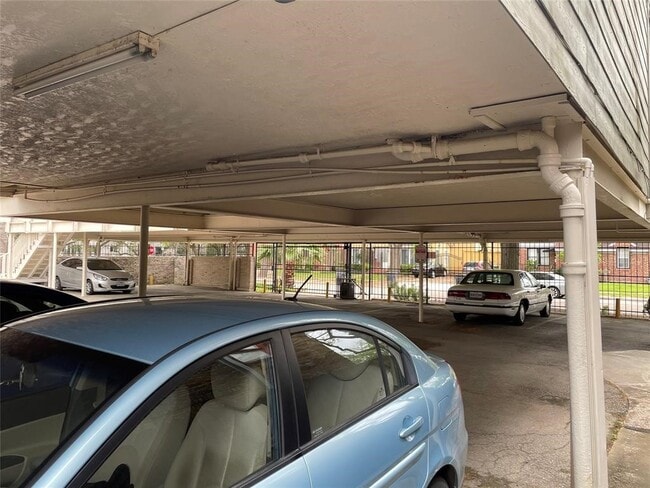 Building Photo - 2006 Sul Ross St Unit 4