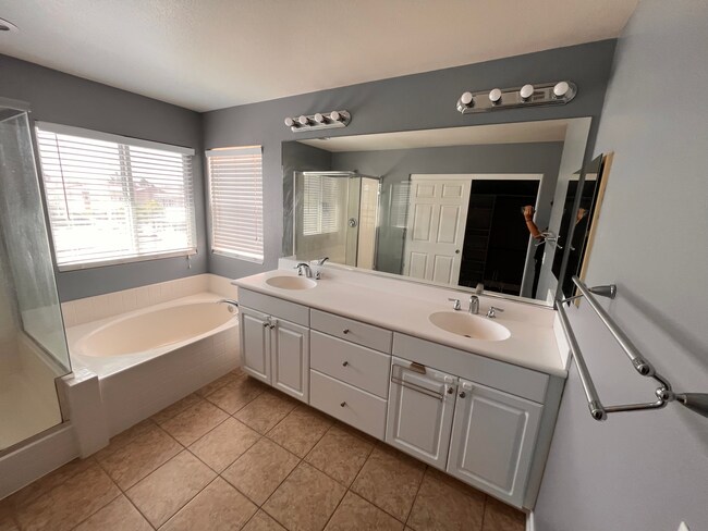 Photo - 1579 E Washington Ave